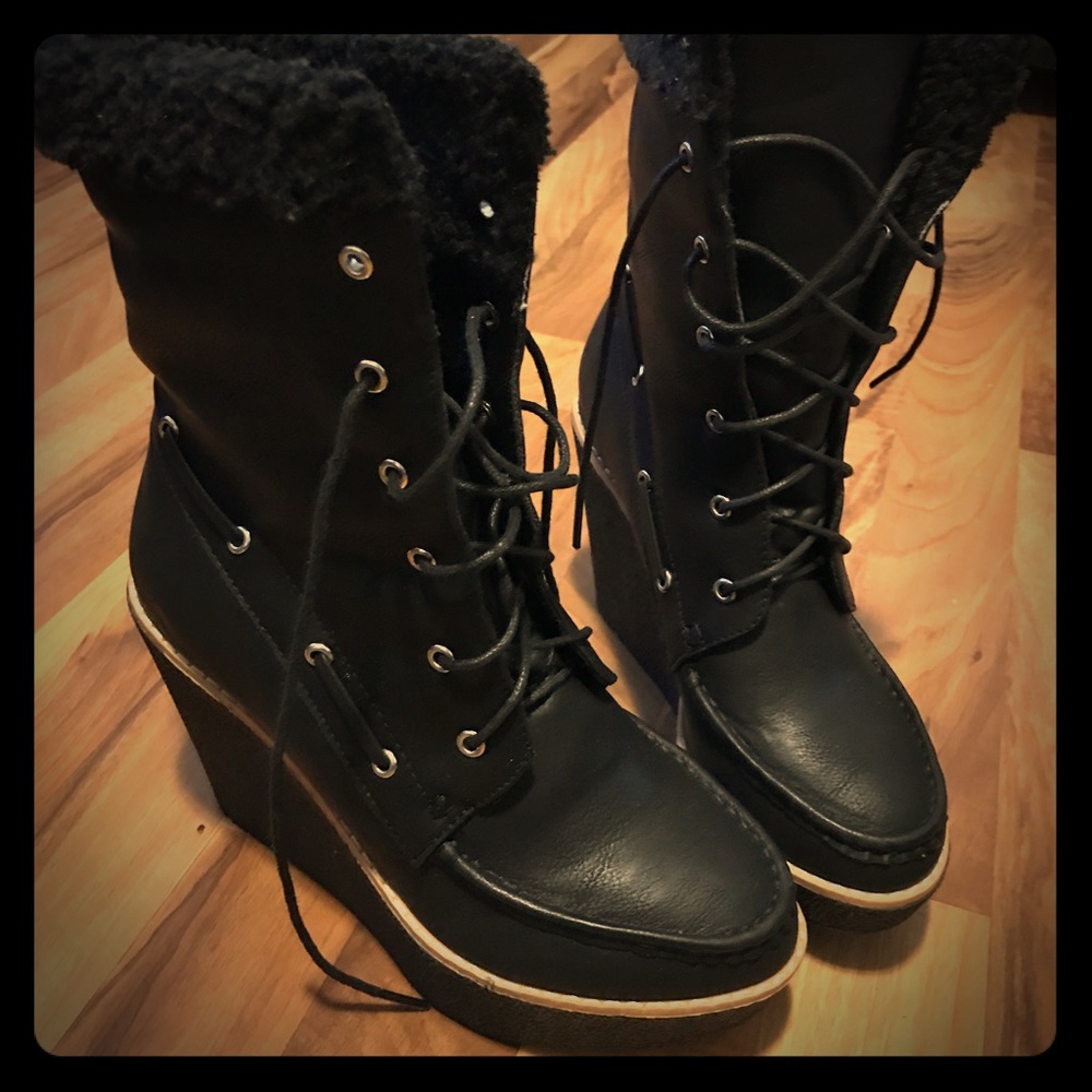 Black Wedges